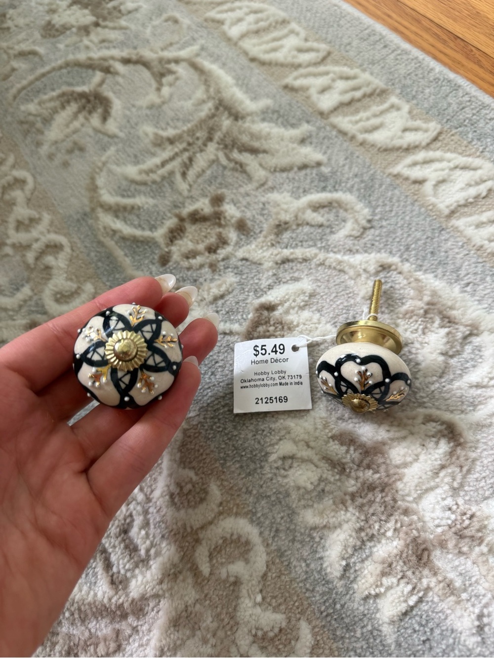 Home Decor Black and White Floral Ceramic Drawer Knob - Unbranded